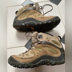 Merrell Women's hiking boots, size 6.5